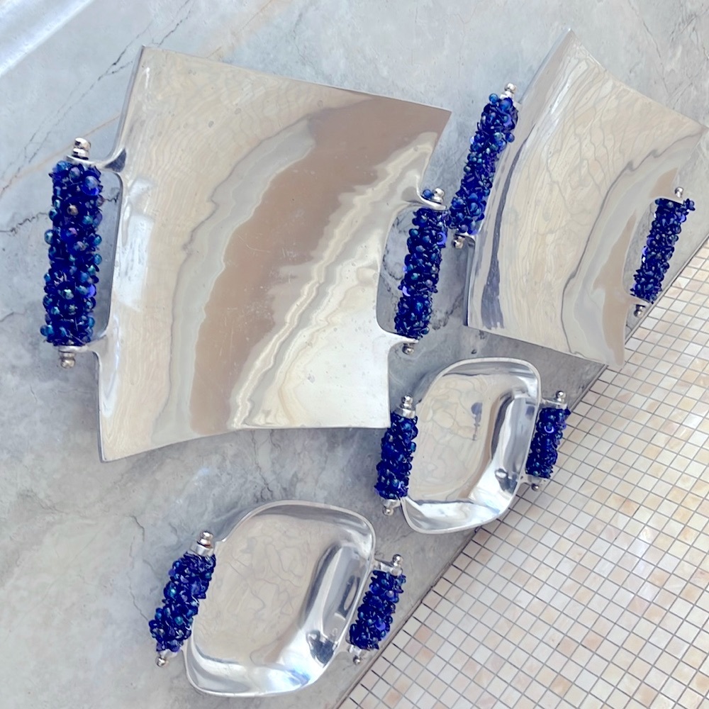 Set of 4 pieces serving plates